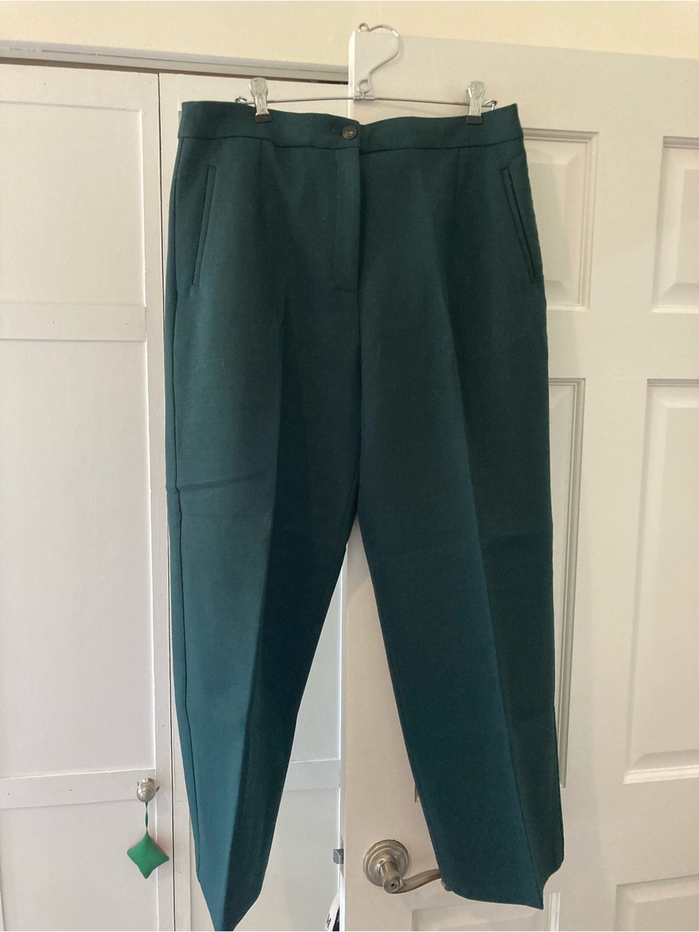 High-Rise Cropped Trousers in Deep Green
